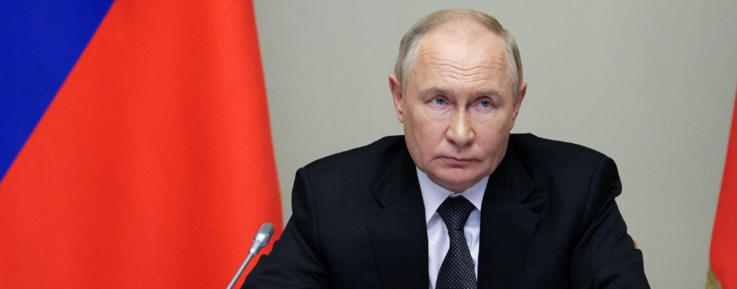 Putin in Phone Call with Aliyev Apologized for AZAL Plane Crash Occurring in Russian Airspace